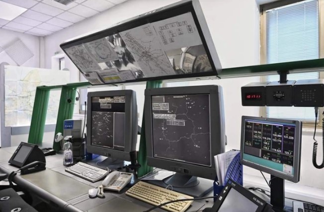 Контролорите на летање се жалат дека сомнително биле спречени да се жалат на судската забрана