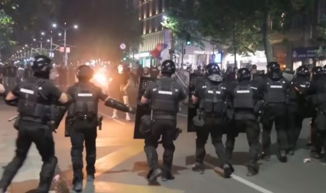 Извештај за напредокот на Србија: ЕУ го подготвува најтешкиот удар врз Вучиќ досега!