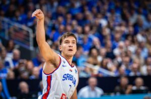 Српската ѕвезда „грее“ клупа во НБА, тренерот со еден збор одговори зошто