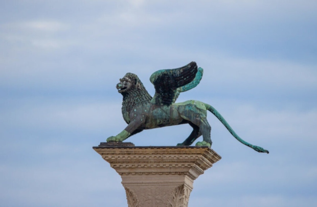 Решена долгогодишна мистерија: Лавот на плоштадот Свети Марко во Венеција потекнува од Кина