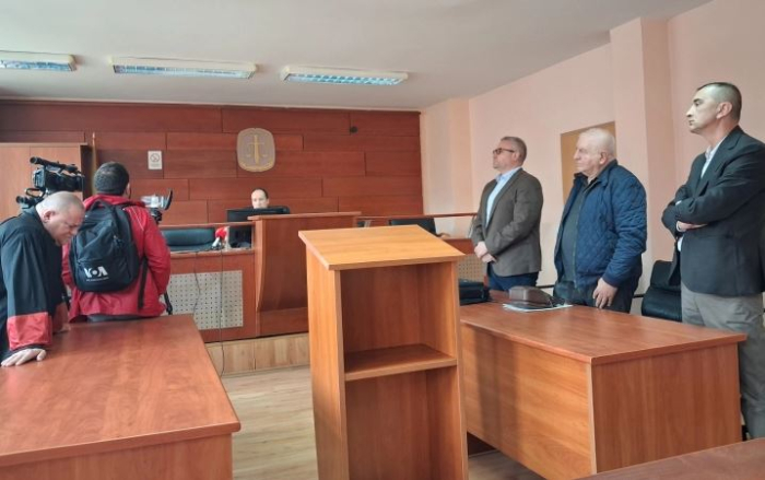 Две години условна казна и 2.500 евра за Мерко за незаконско поставување директори во две училишта