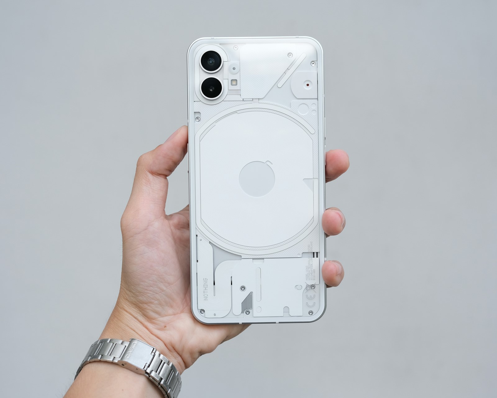 Nothing утре ќе го претстави својот најевтин проѕирен смартфон