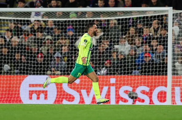 (Видео) АЕК Ларнака сензационално победи кај Кристал Палас