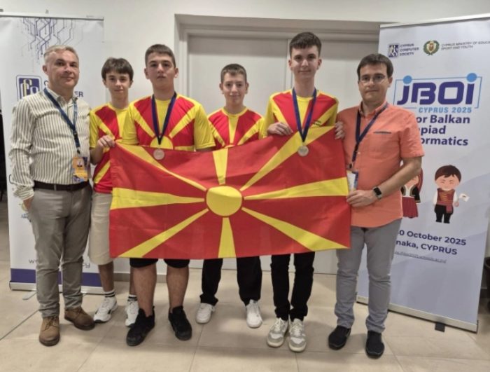 УСПЕХ НА МАКЕДОНСКИТЕ ИНФОРМАТИЧАРИ: Сребрен медал за Кренков и бронзен за Грчев на 18. Јуниорска балканска олимпијада во Кипар