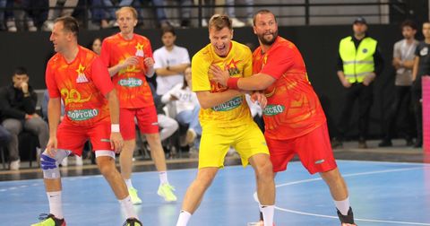 Стоилов: Се надевам не изгледавме пресмешно, се чувствувам како да ме згазил воз!