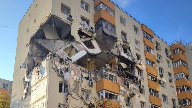 Расте бројот на загинати во експлозијата на зградата во Букурешт