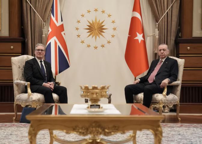 Турција потпиша договор со Британија за купување на 20 авиони „Eurofighter“