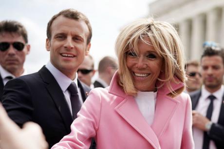 Брижит Макрон: Моите внуци ја чуле приказната дека сум била маж“