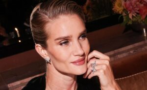 (Фото) Таа ја носи најубавата комбинација оваа сезона: совршена инспирација за постудените денови