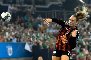 Екс ракометарка на Вардар го победи ракот, коментатор доби отказ поради „лоша шега“ за нејзината коса