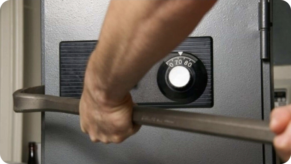 Украден сеф со пари од филијала на фирма во Бит Пазар објави