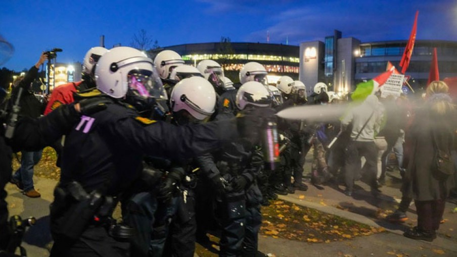 Хаос пред стадионот, додека Нрвешка играше фудбал со Израел