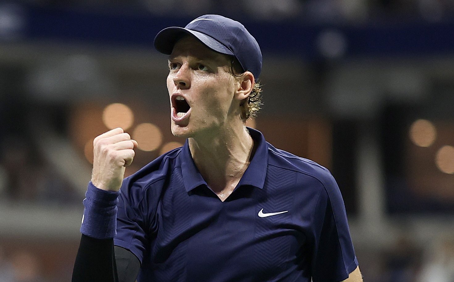 Јаник Синер експресно до пласман во полуфиналето на турнирот во Париз