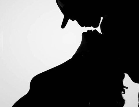 Македонскиот пејач и водител ќе стане татко за првпат