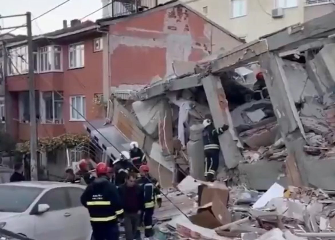 Шесткатница се урна во Турција – седум лица се под урнатините