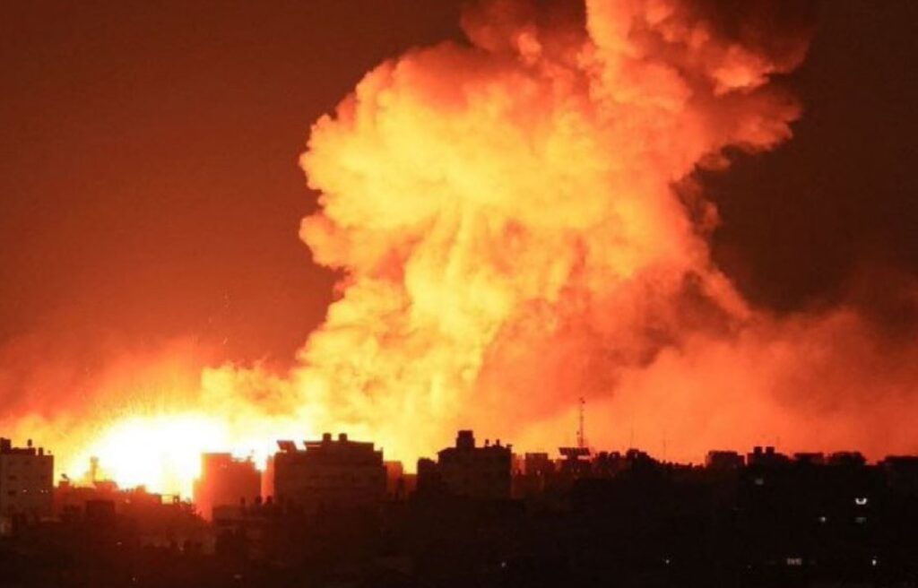 Најмалку 60 лица загинаа во израелските напади врз Газа во текот на ноќта