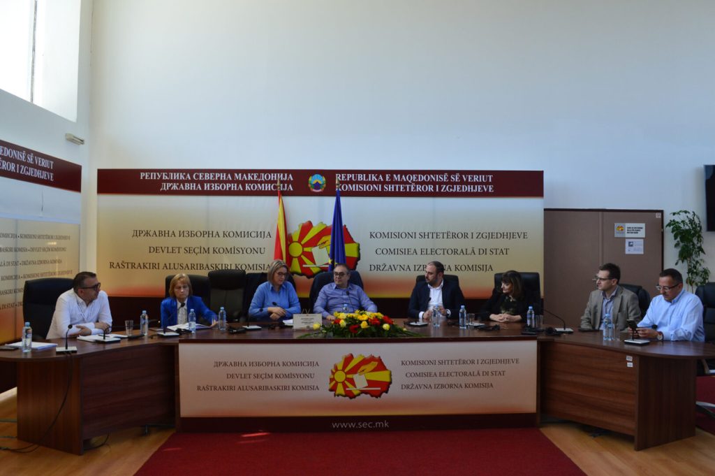 ДИК: Вкупно 8.848 болни или немоќни лица денес можат да го остварат своето право на глас