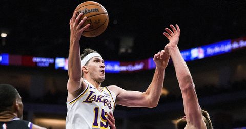 Историски меч на Ривс, ЛА Лејкерс победи без Леброн и Дончиќ