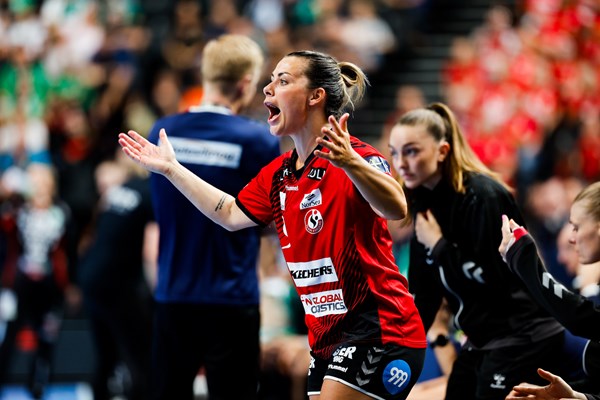 Meрк меѓу мајчинството и ракометот: Не одам на Мундијал без бебето!