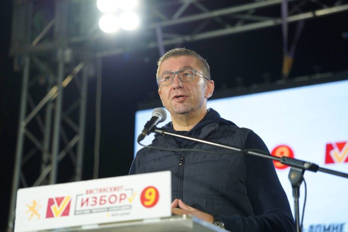 МИЦКОСКИ: СДСМ имаат само демагогија, трикови и подземни коалиции, а Венко во кампањата доби засилување од Заев