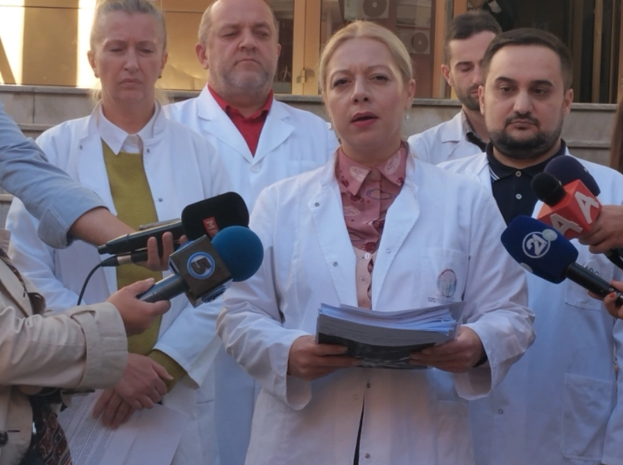 Користење на ракавици, маска, дезинфициенс: ИЈЗ излезе со препораки до граѓаните