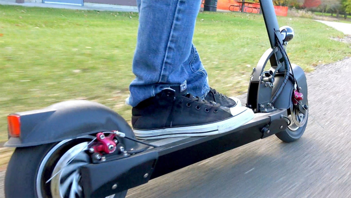 Албанија од денеска воведе забрана за употребата на електрични тротинети