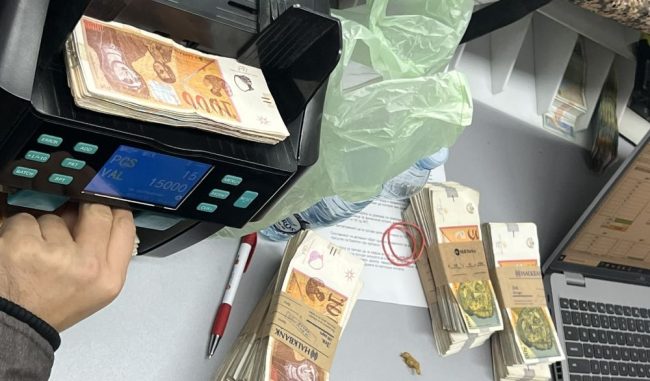 25-ГОДИШЕН СКОПЈАНЕЦ ДВА ПАТИ СО ПИШТОЛ УКРАЛ 85.500 ДЕНАРИ ОД ФИРМА ЗА БРЗИ КРЕДИТИ