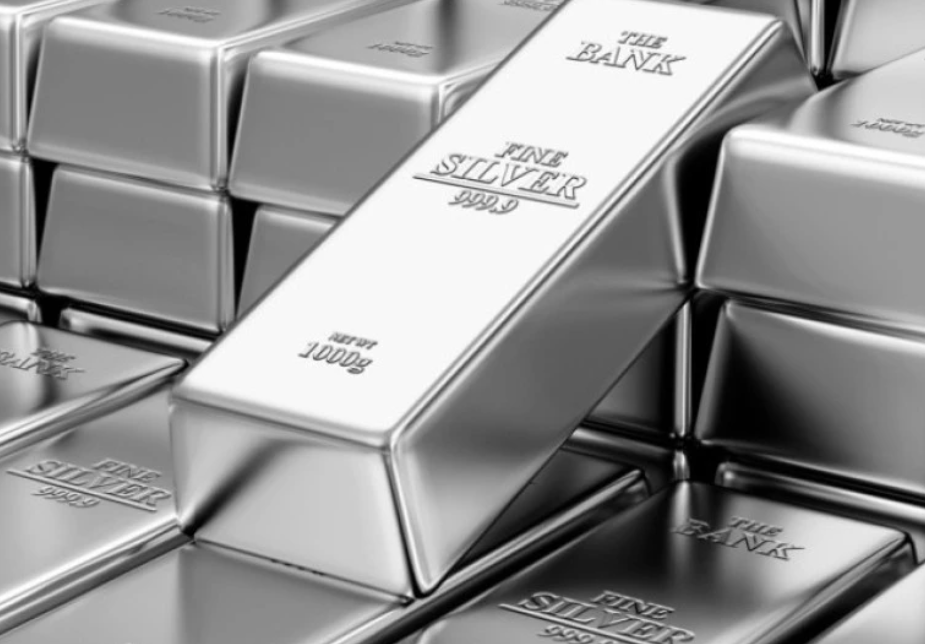 Зошто цените на среброто доживеаја експлозивен раст?