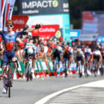 Погачар победи и во Ломбардија и израмни рекорд