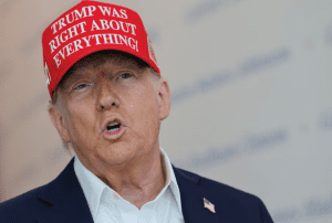 Трамп најавува забрана за увоз на кинеско масло за готвење