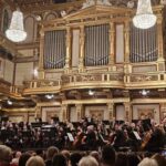 Преполна сала, стоечки овации: Виена на нозе со огромен аплауз за македонската Филхармонија