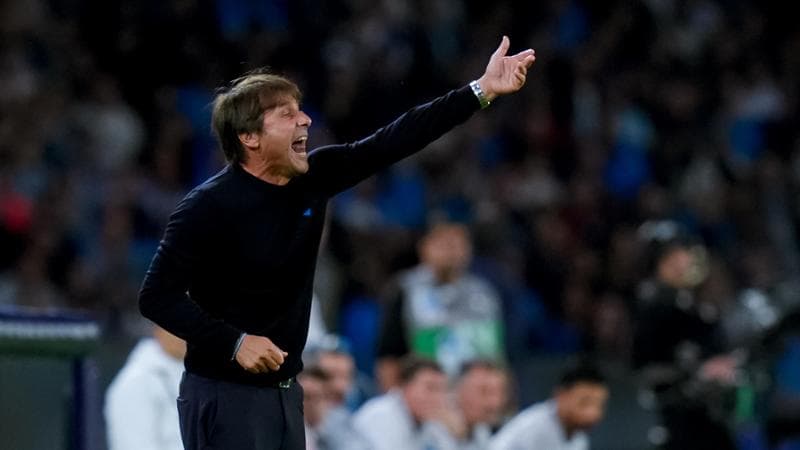 Конте: Можеби некој нѐ проколнал, но ние продолжуваме напред