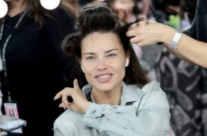 (Видео/фото) Најсекси настанот на годината: ангелите на „Викторија сикрет“ се подготвуваат за пистата