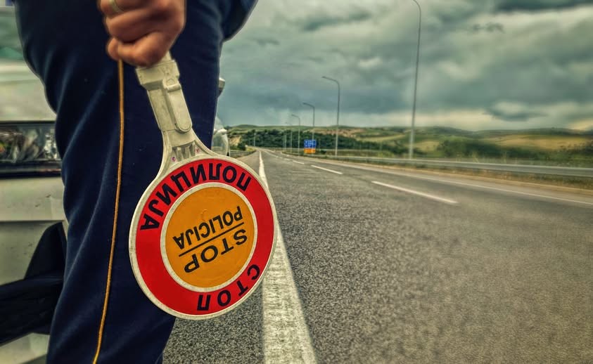 ПРЕГАЗЕНО 11 ГОДИШНО ДЕВОЈЧЕ ВО СКОПСКО МАЏАРИ – полицијата го бара возачот кој избегал по ударот