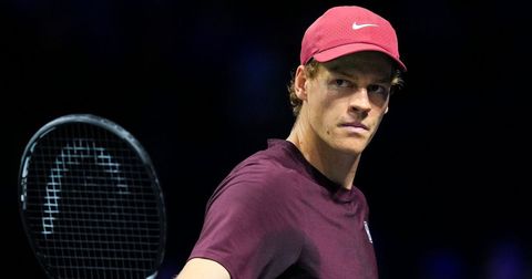 Синер со влез меѓу најдобрите осум во Париз дојде до рекорд на Ѓоковиќ