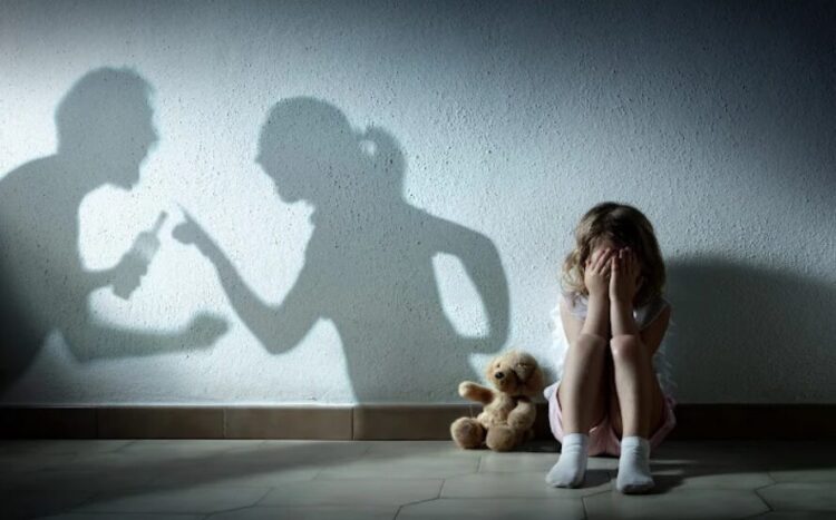 Што да не се зборува пред децата: Разговори што може да влијаат на нивното чувство за безбедност