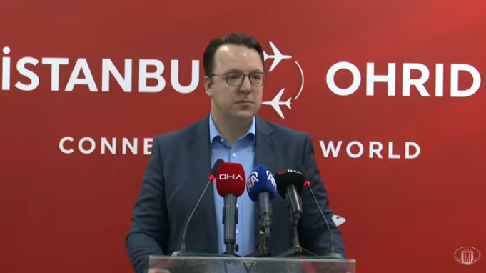 Николоски: Од утре 11 нови директни летови од скопскиот и охридскиот аеродром