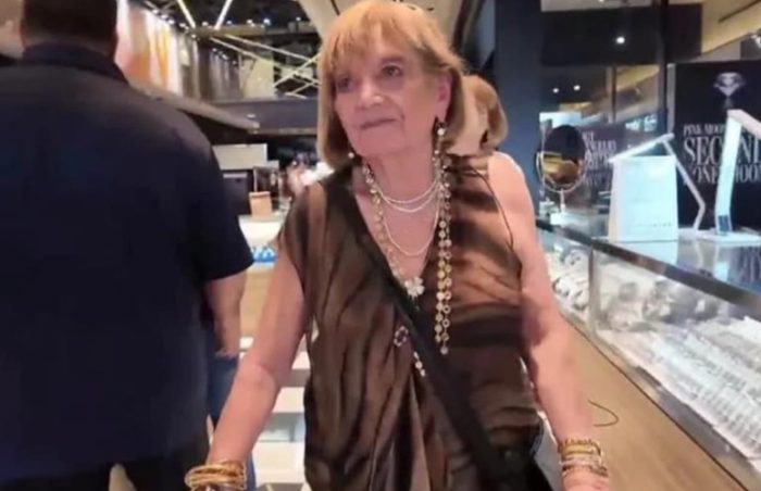 (видео) ИМА 101 ГОДИНА И СЕ УШТЕ РАБОТИ: „Ако се пензионирам, ќе умрам“, вели жената која почнала да работи во минатиот век во 1964 г.