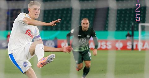 Кил приреди изненадување во Волфсбург, Дортмунд по пеналите го исфрли Ајнтрахт во Купот