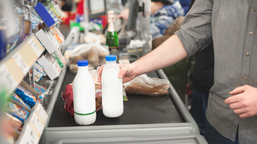 Секој Србин фрла, во просек, 108 кг храна годишно