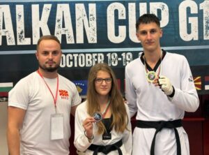 Златен медал за Христијан Симоновски, бронза за Андреа Ѓорѓевска на Балканското таеквоно првенство