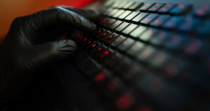 Кривични пријави за наставничка и директорка од Кавадарци кои ширеле приватни пораки на нивна колешка