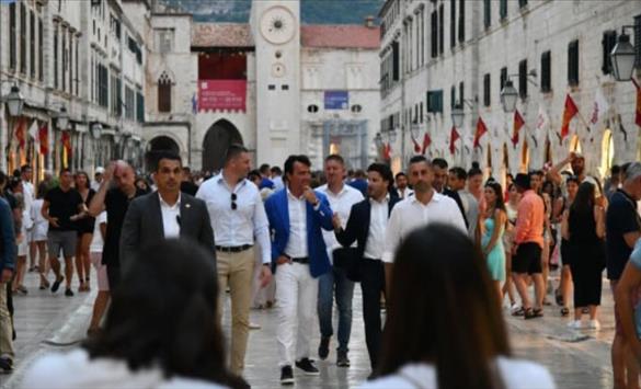 Аларманта изјава на градоначалникот на Дубровник: Кокаинот се шмрка на секој агол, количините се мерат во камиони