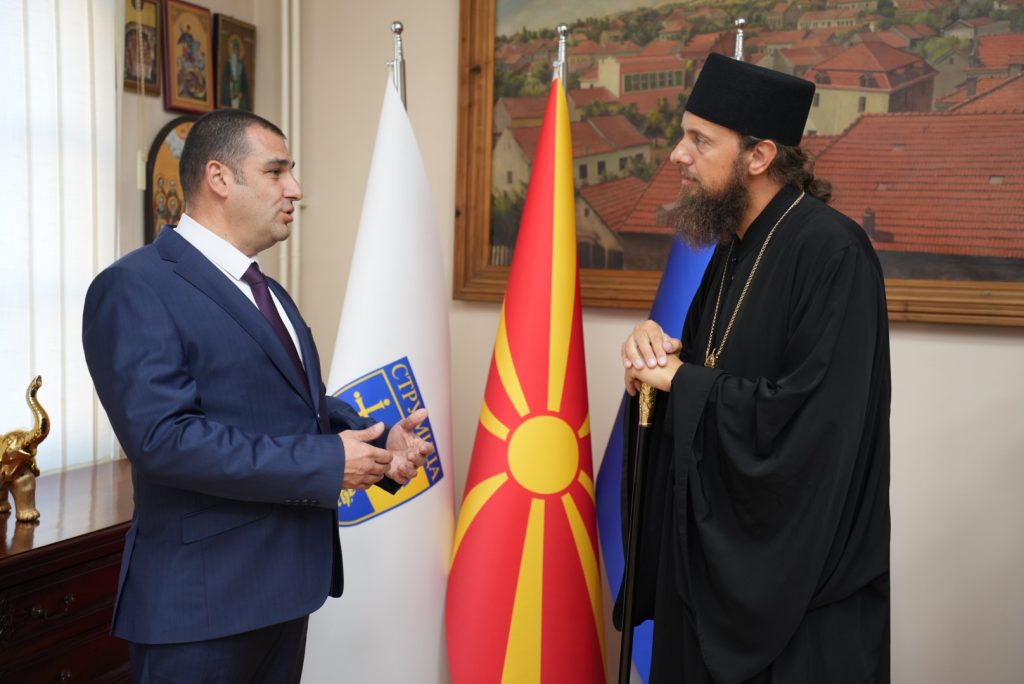 Владиката Јаков се сретна со градоначалниците на Струмица и на Ново Село