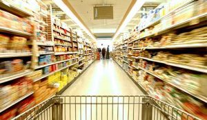 Масовно затворање продавници во Србија