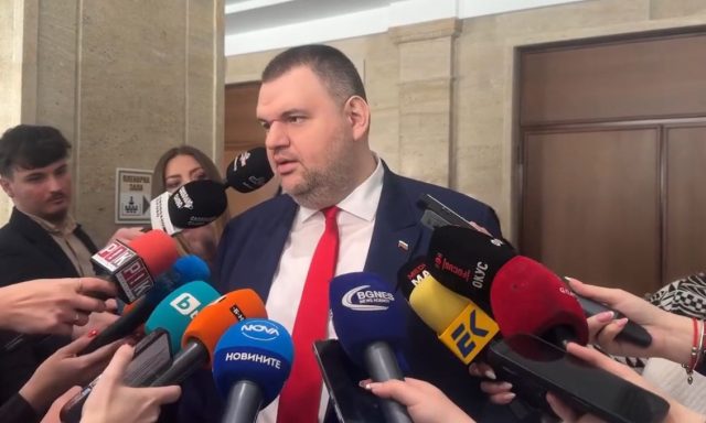 Пеевски: Сè е во рацете на Борисов дали ќе ја фрли земјата во бездна