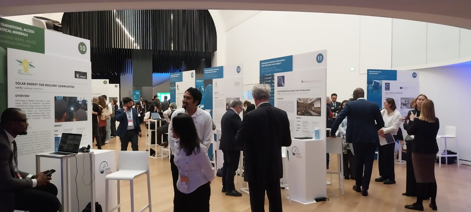 Фондацијата Метаморфозис го претстави својот „Дезинфо радар“ на Форумот за мир во Париз 2025