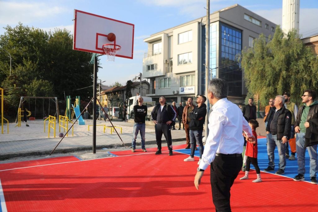 Меџити го претстави новото кошаркарско игралиште во Гази Баба: Инвестиција за младите и енергијата на спортот