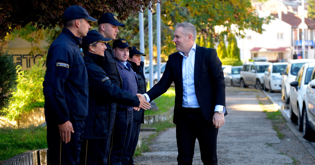 Полициско присуство и дронови околу избирачките места и во вториот изборен круг