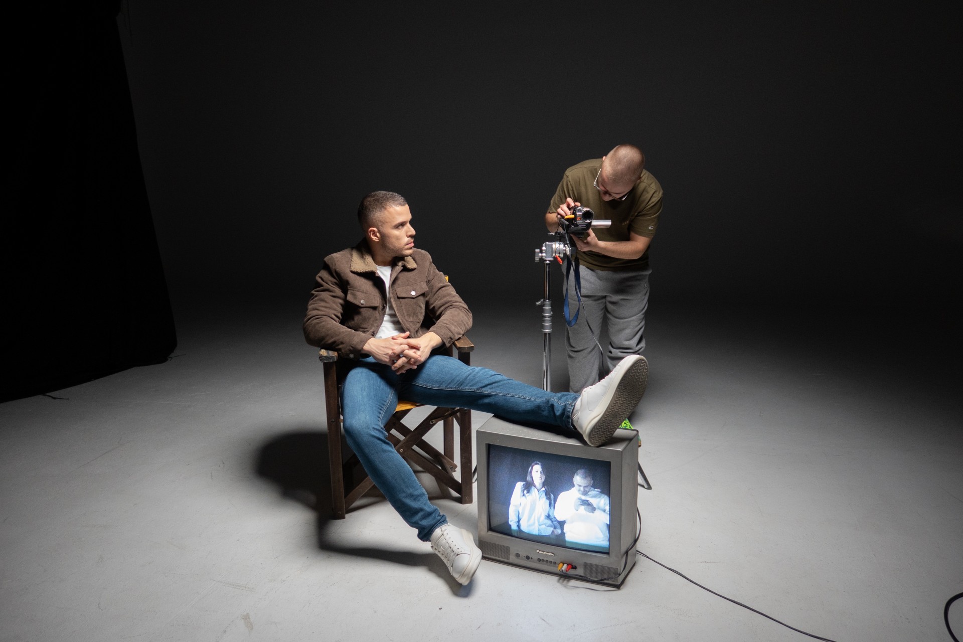 „Без да кажеш збор“ – новиот сингл на Мартинијан Кириловски што зборува со тишина, а освојува со емоција